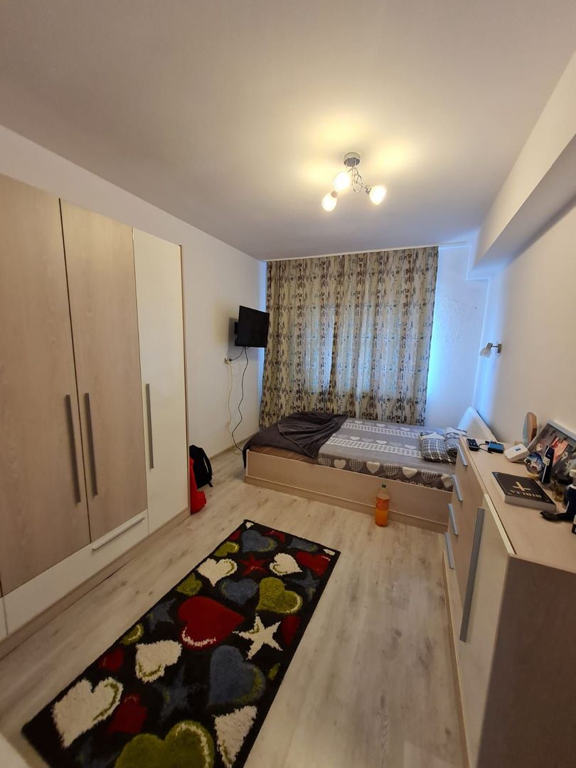 Vila spatioasa cu 7 apartamente/pretabil investiție - Poză 1