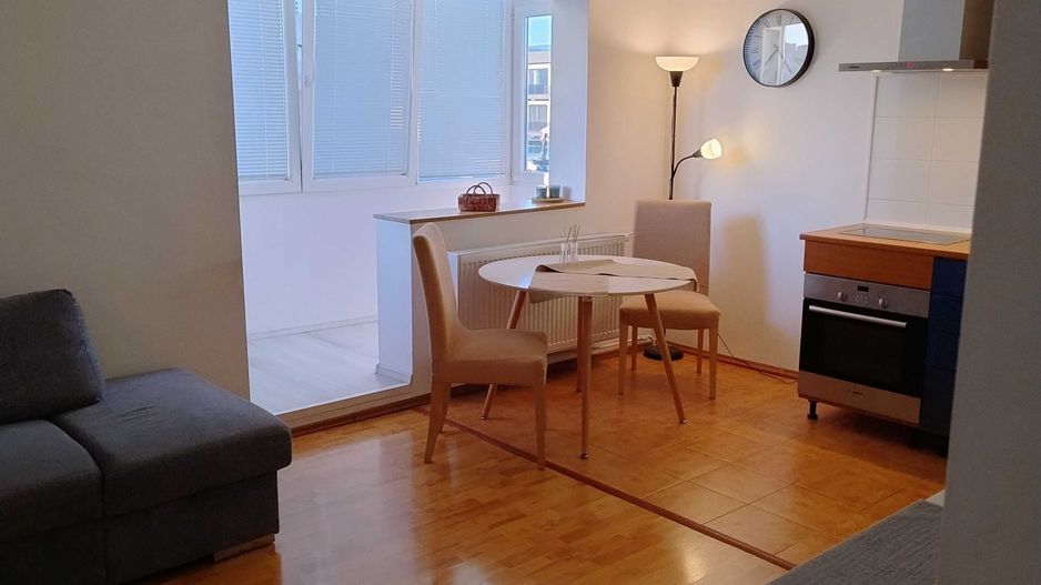 Apartament în chirie 3 camere- Aviației - Poză 3