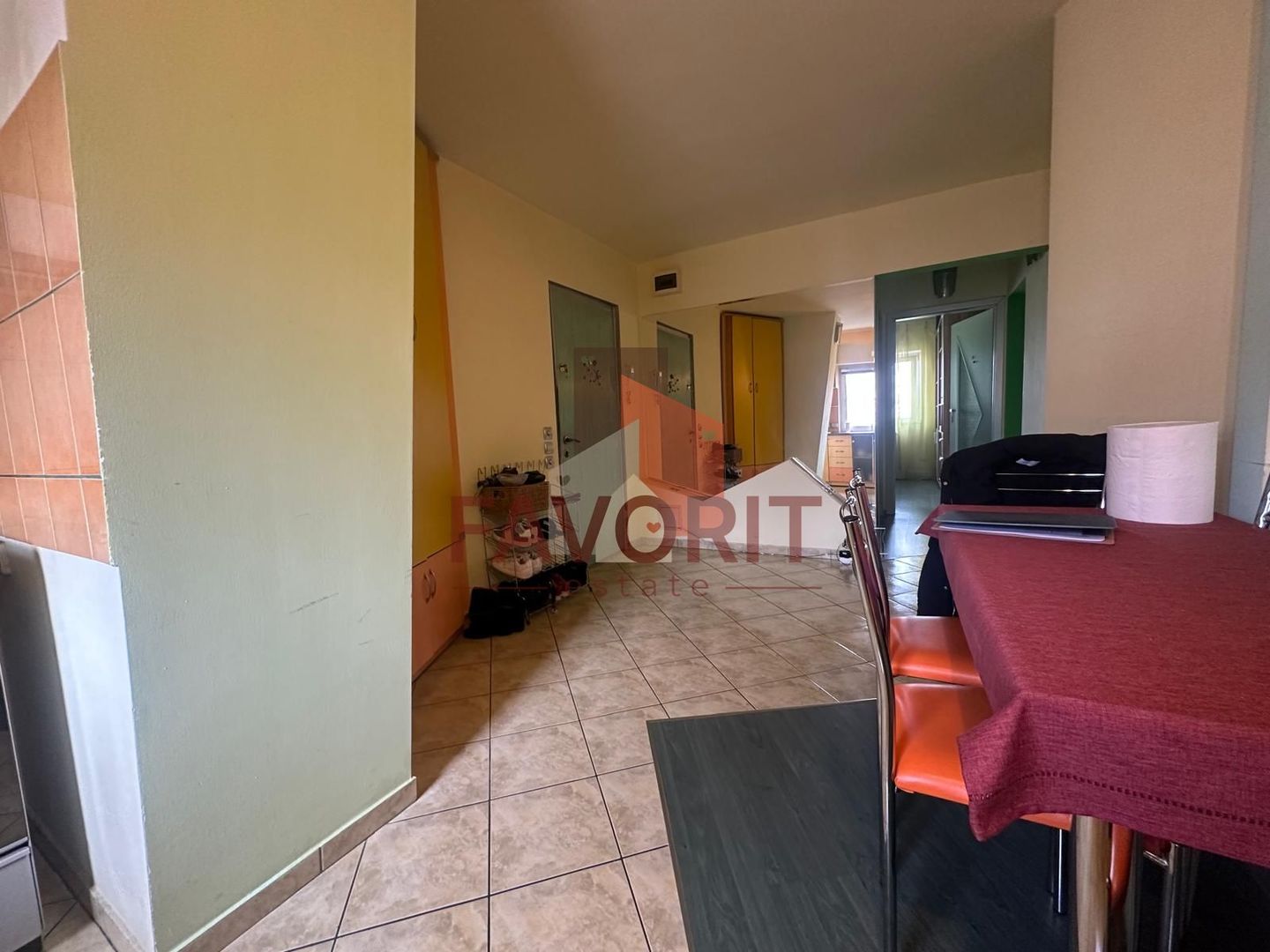 3 camere | etaj 2 | mobilat si utilat | 2 bai | 2 balcoane | zona excelenta | - Poză 6