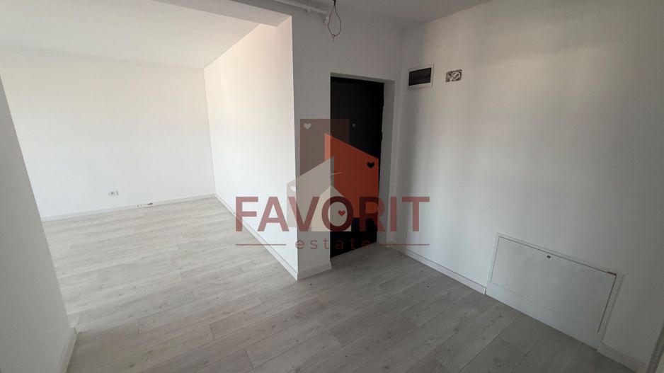 Decomandat. Disponibil imediat. Strada asfaltata - Poză 9