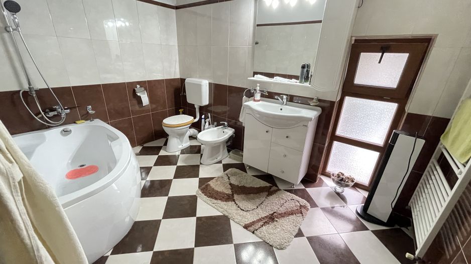 Casă individuală de vânzare în zona Blascovici-Bogdanestilor - Poză 12