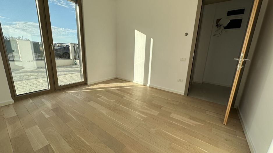 Casa cu 4 camere - Dumbarvita - Poză 9