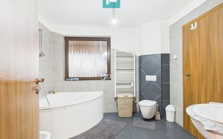 Casă individuală spațioasă, la 10 km de Timișoara - Poză 13