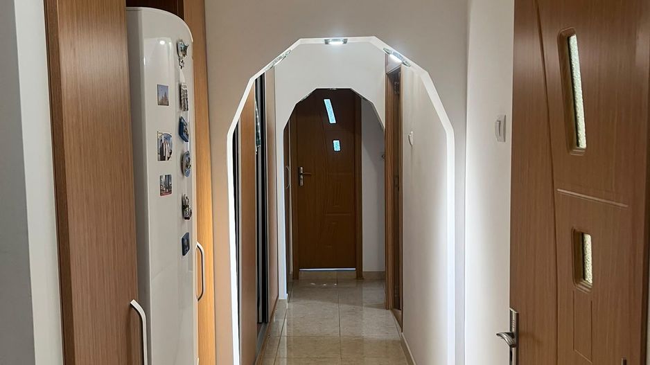 INCHIRIERE 3 CAMERE | CENTRALA PROPRIE | 2 BAI | ZONA APUSULUI - Poză 9
