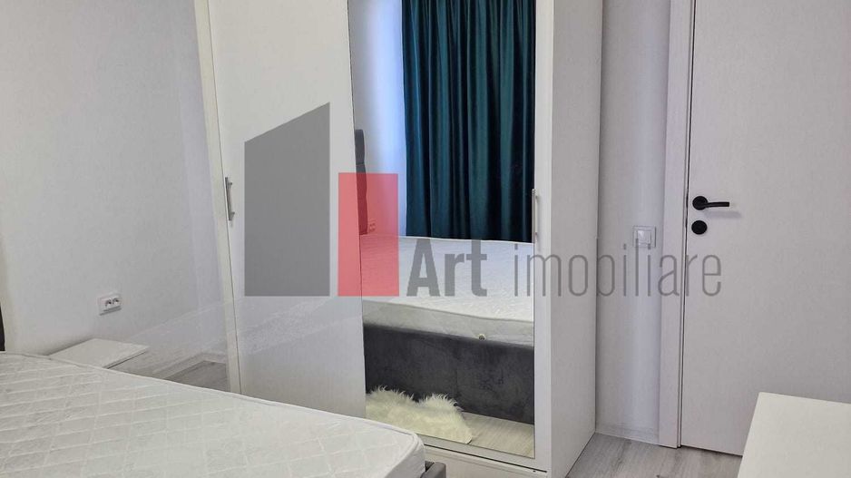 Inchiriez apartament  2 cam,metrou Eroii Revolutiei,complet renovat si utilat mo - Poză 2
