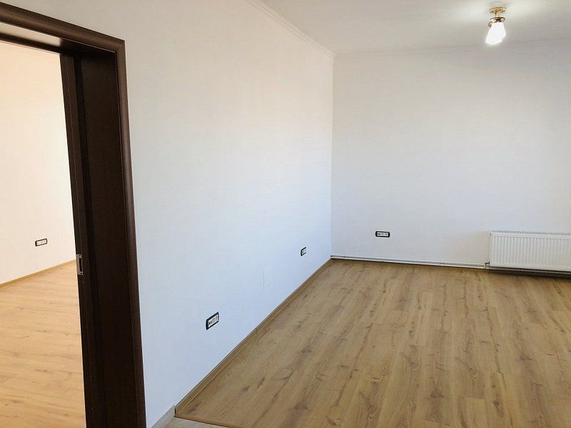 Birou 3 camere, zona centrala cu vedere panoramica de inchiriat - Poză 8