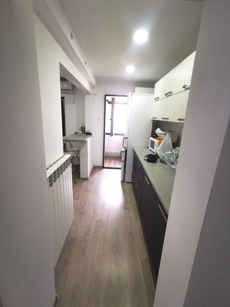De vanzare apartament 3 camere, micro 39, 76.000 euro negociabil - Poză 1