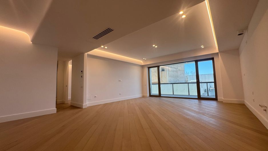 3 CAMERE || CORTINA 126 || EROUIANCU NICOLAE - Poză 1