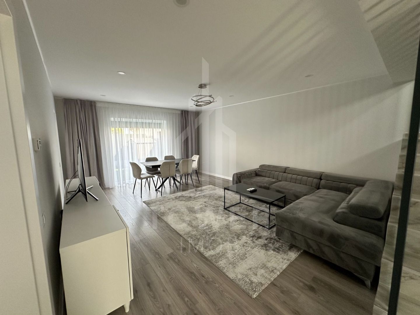 Duplex modern cu curte proprie în Șelimbăr | 140 mp - Poză 1