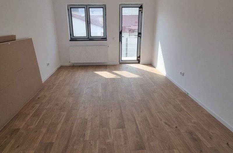 Apartament 3 camere si curte proprie aprox 80 mp biserica Bazilescu - Poză 8