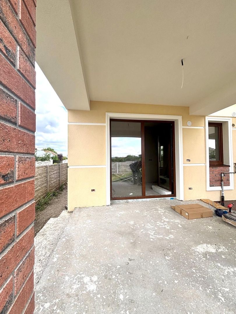 Duplex cu 4 camere, vatra satului, toate utilitatile - Sacalaz - Poză 1