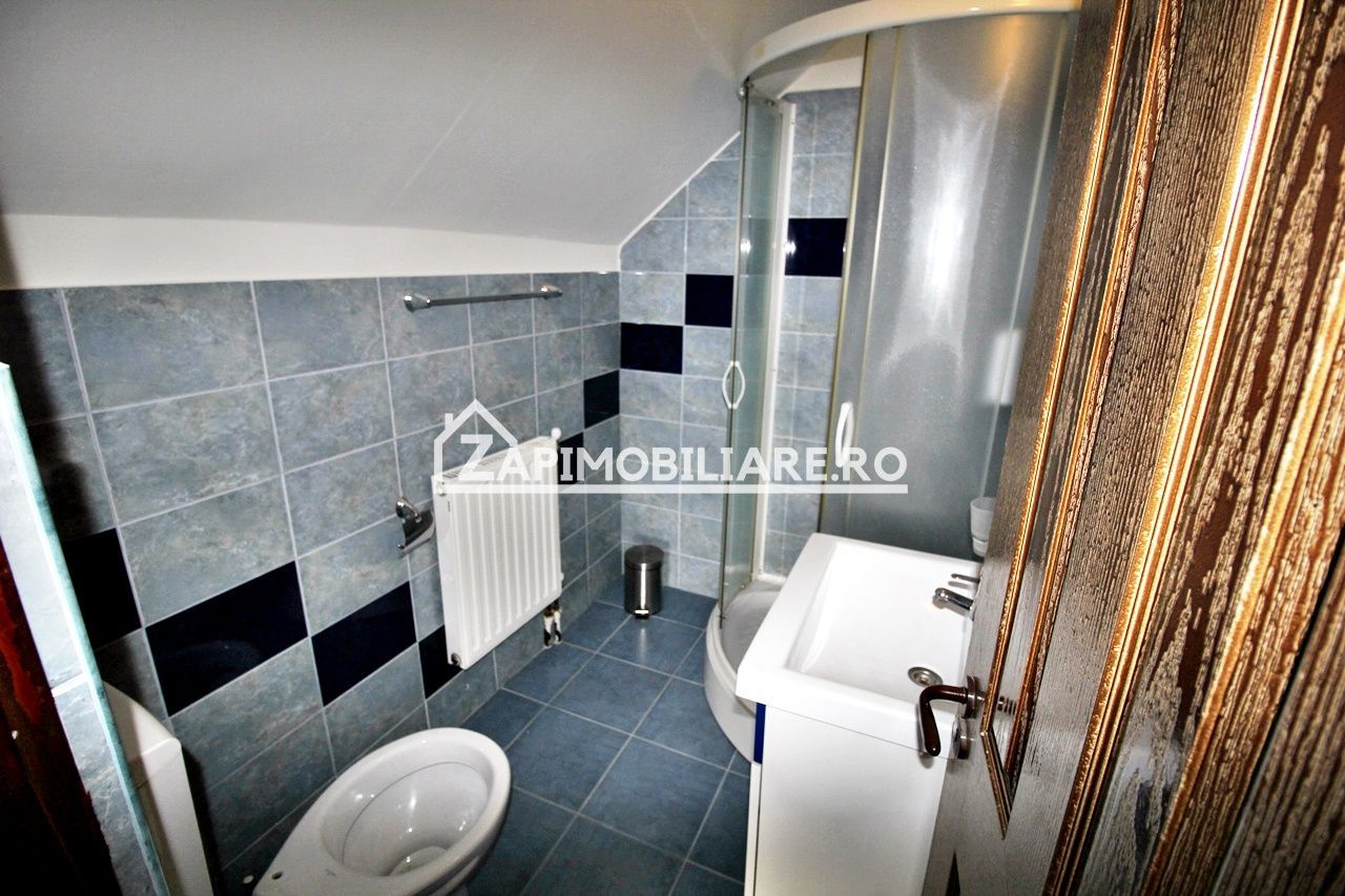 Pensiune P-E-M 9 camere,9 bai,1 bucatarie,teren 900 mp - Poză 9