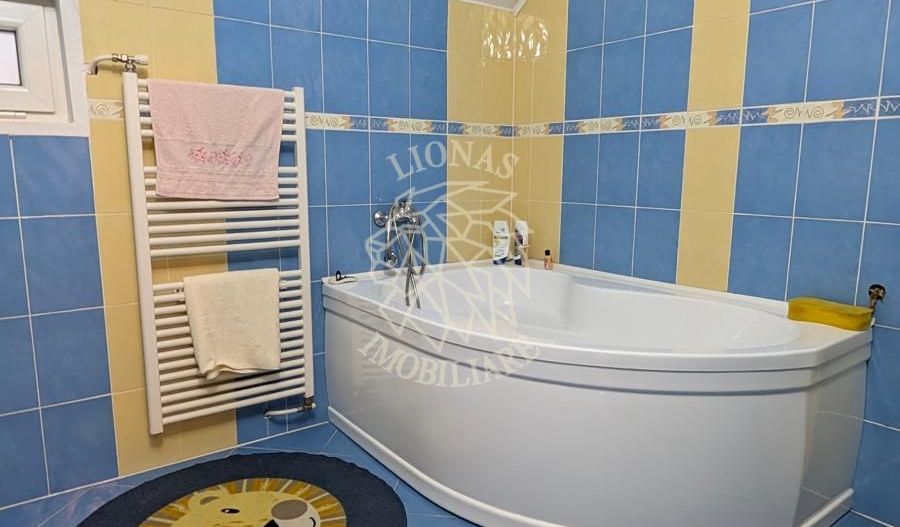 Casa 6 camere 244 mp+ Spatiu Comercial- teren 500 mp-Zona Han - Poză 14