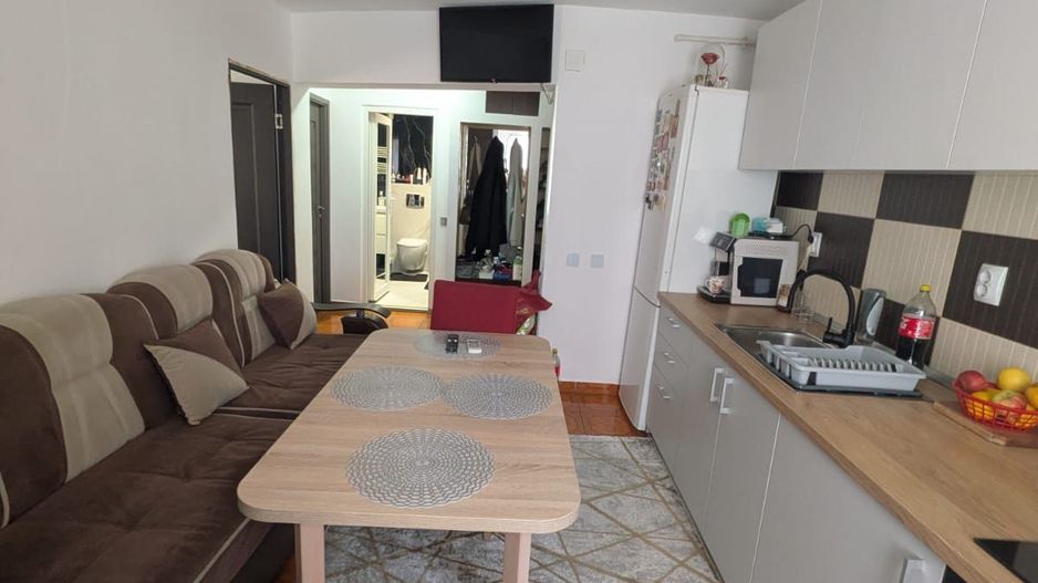 Apartament cu 2 camere decomandat de vânzare – Zona Stejarului - Poză 2