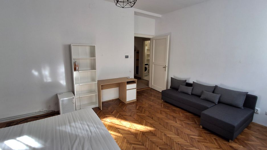 De inchiriat apartament in zona ultracentrala - Poză 1