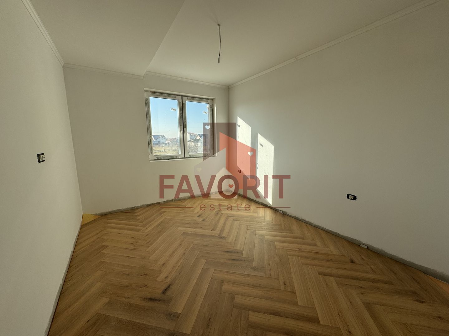 Finisat la cheie. Acces asfaltat. Toate utilitatile - Poză 2