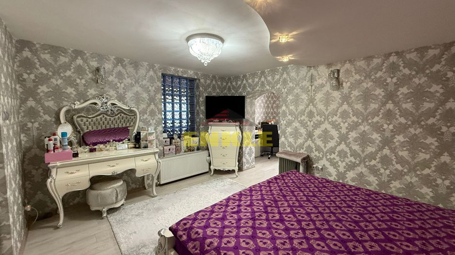 De vanzare Vila situata Ultracentral-425 mp - Poză 5