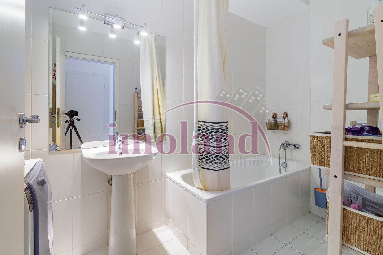 Vanzare - 3 Camere -2 bai - Complex Delea Veche 24 - Poză 8