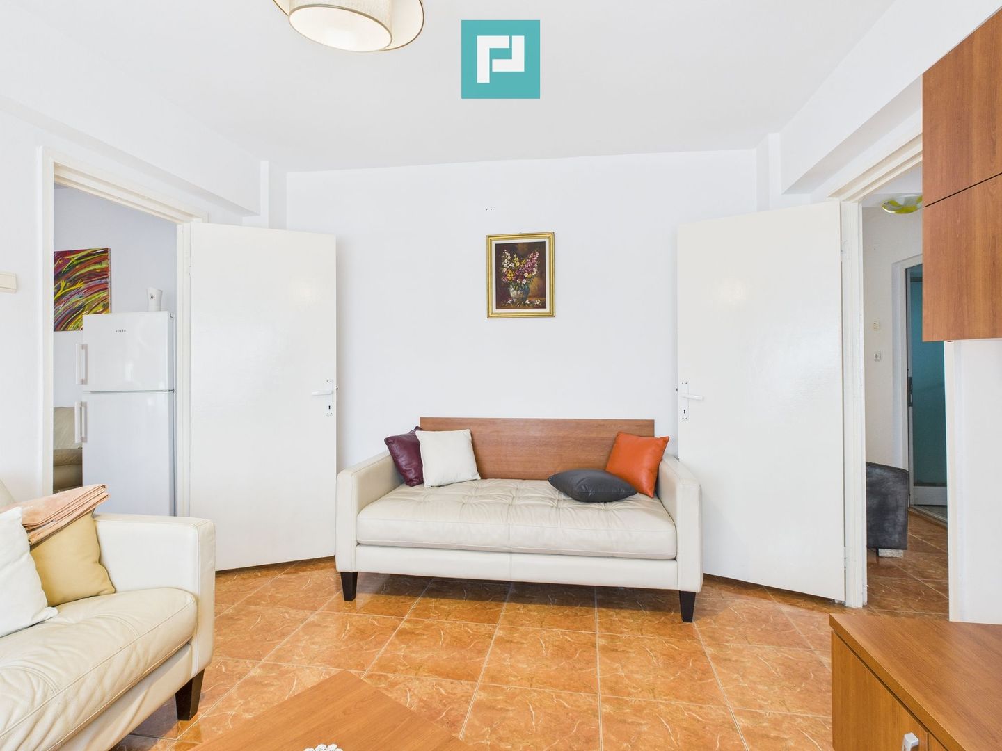 Apartament spațios, 3 camere ultracentral. - Poză 4