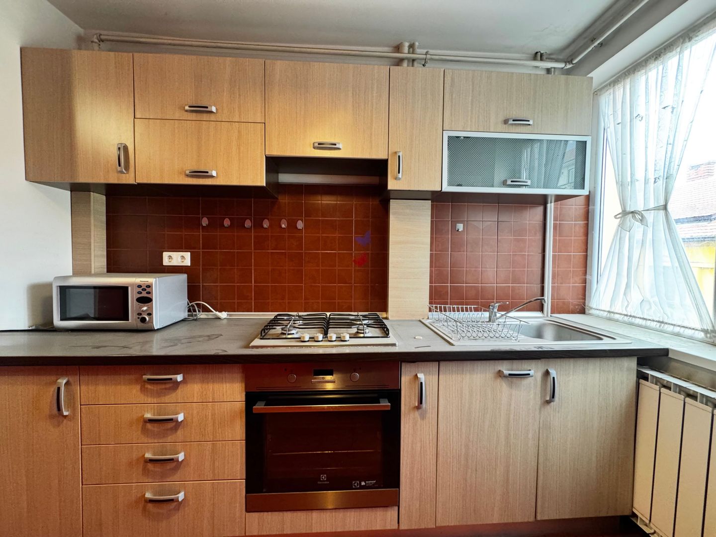 Apartament 2 camere, primitor, la doar 5 minute de Piața  Victoriei - Poză 7
