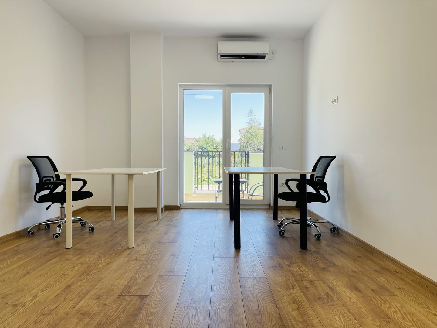 Spatiu comercial 3 incaperi, 55 mp | Curte proprie 50 mp | Parcare - Poză 1