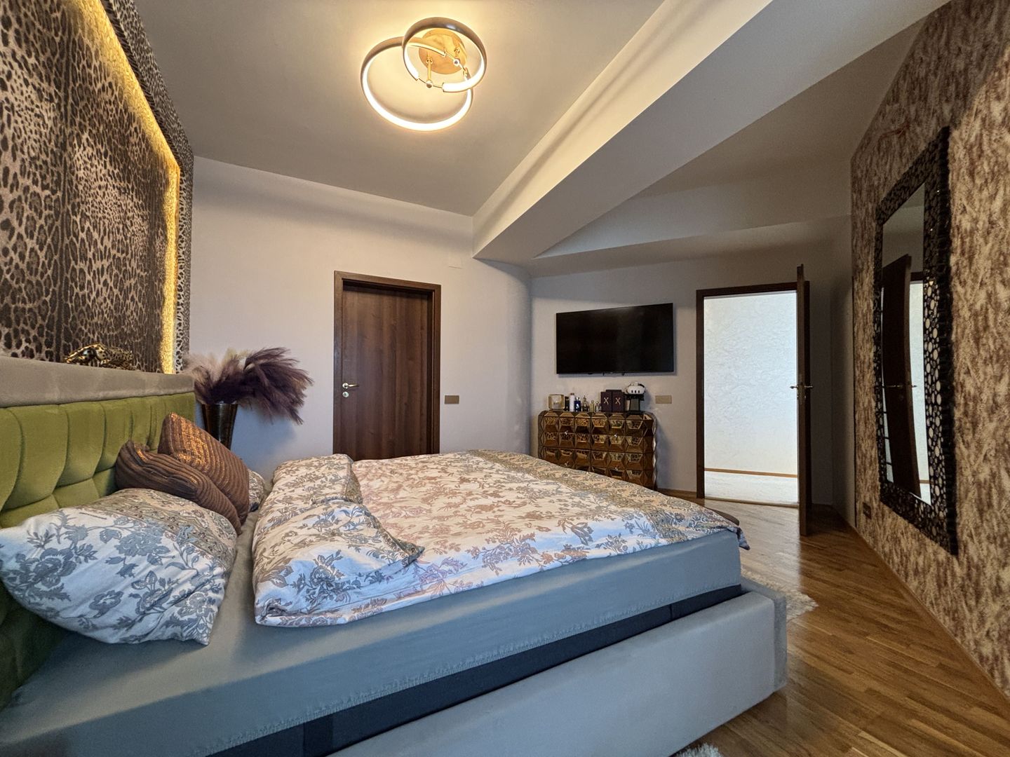 Apartament spectaculos 120 mp | Panorama către oraș | 2 Locuri Parcare - Poză 5