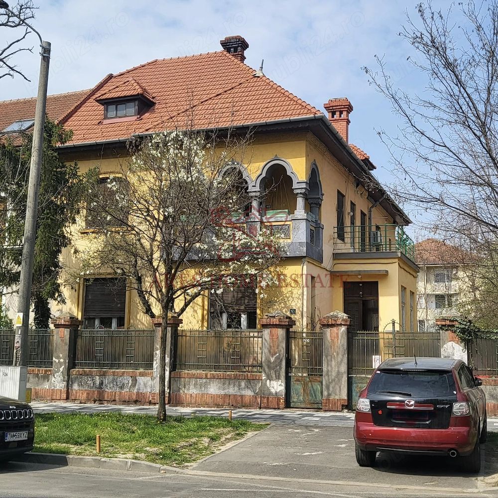 Proprietate rară ultracentrală   vilă interbelică neo-românească Bd. C.D. Loga, Timișoara , Romania - Poză 1