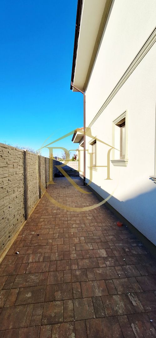 Oferim spre vanzare casa-duplex cu 4 camere si 3 bai situata in Giroc - Poză 17