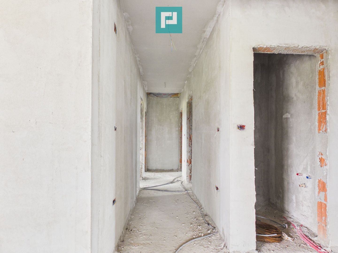 Casa nouă la roșu în Zimandcuz - Poză 13