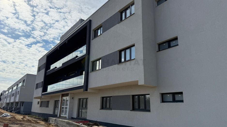 Apartament spațios de 3 camere la etaj, 74 mp utili + balcon – Tunari - Poză 4