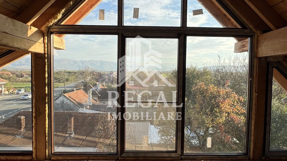 Casă spațioasă de vânzare în Ruși – pentru locuință sau investitie - Poză 16