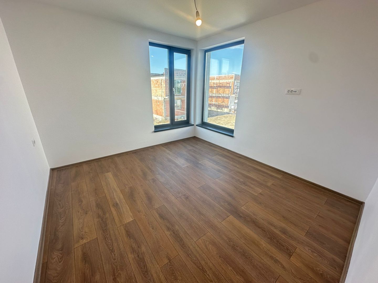 Casă P+1 modernă, finisaje premium, teren 375 mp | Tunari - Poză 10