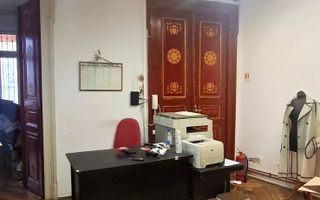 Sanctuar de Epocă: Reședință Grandioasă cu 10 Camere, Turn și Grădină - Poză 7