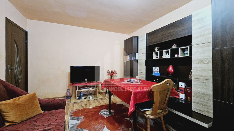 Apartament cu 3 camere decomandate, cartierul Industrial - Poză 2