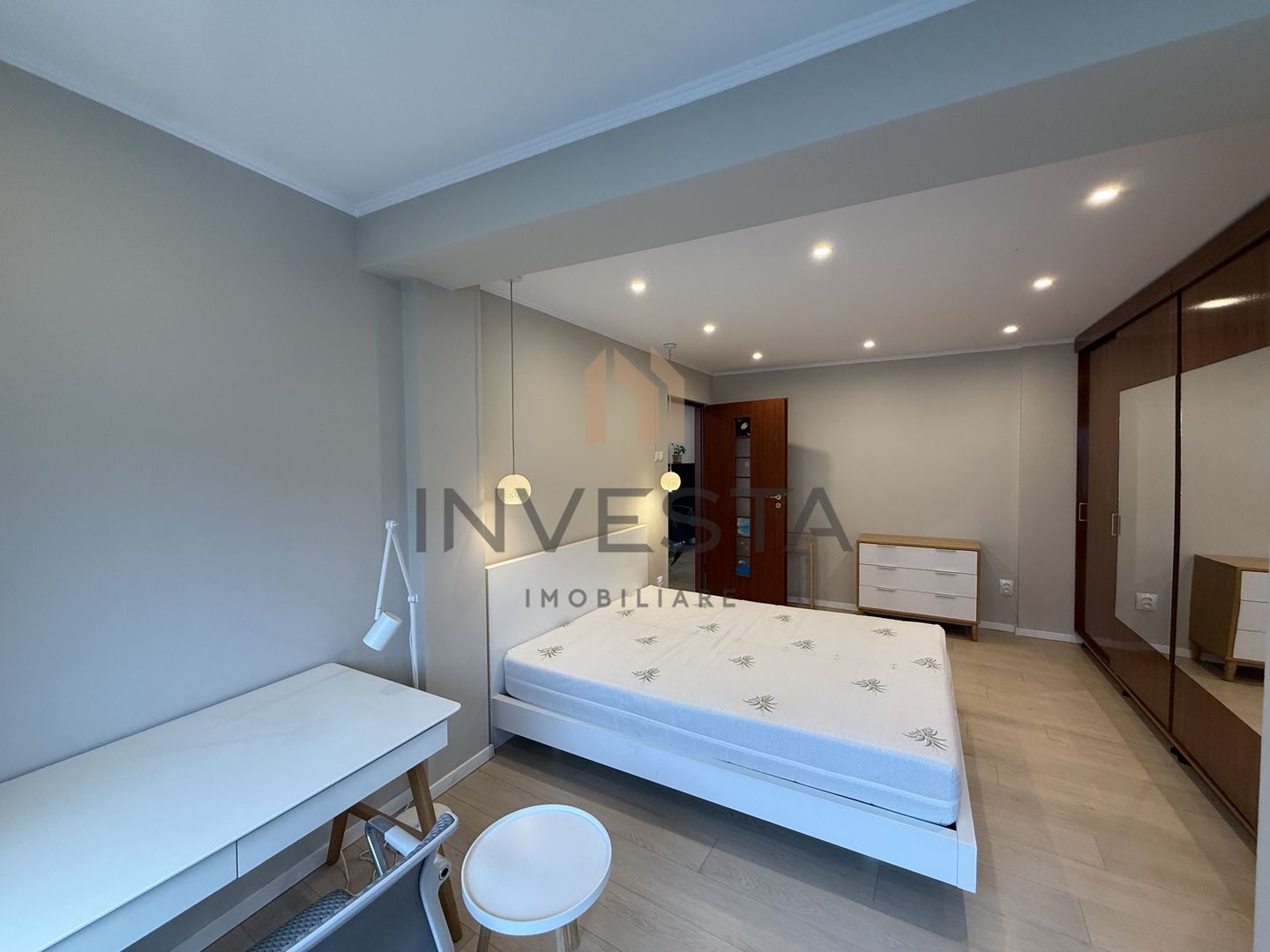 Apartament cu 2 camere, 63 mp utili! Etaj 2! Piata Mihai Viteazu! - Poză 2