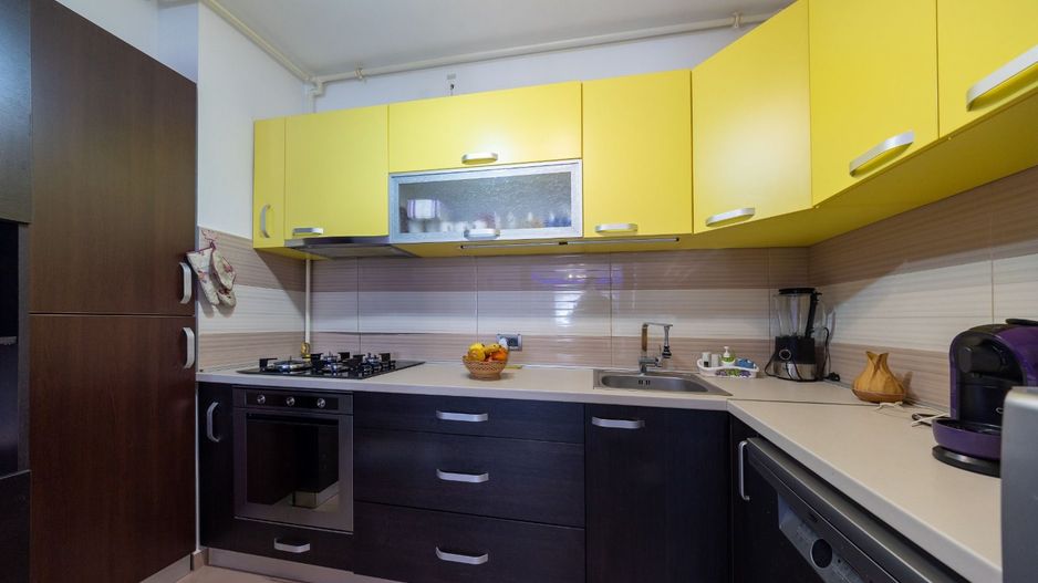 Isaran Coresi-Apartament 3 camere 82 mp loc de parcare si boxa - Poză 18
