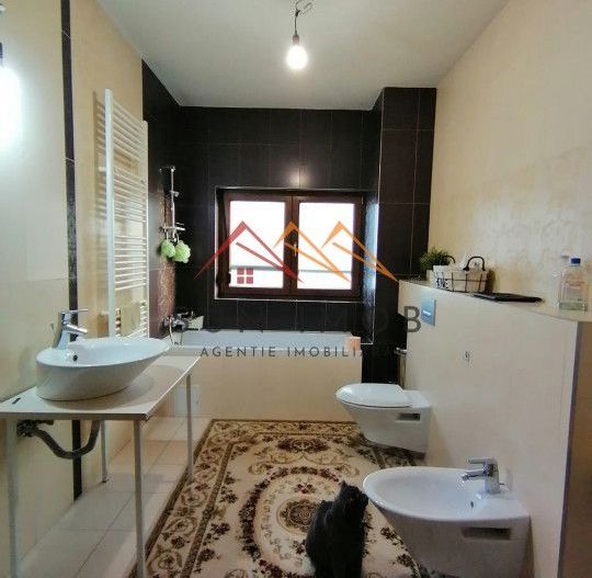 Vila P+E+M, an 2012, 6 camere, ultracentral, finisaje lux, Ploiesti,PH - Poză 6