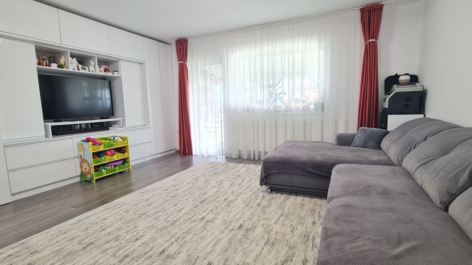 Casa mobilata si utilata in Cartier Izvor Tarlungeni Brasov - Poză 1