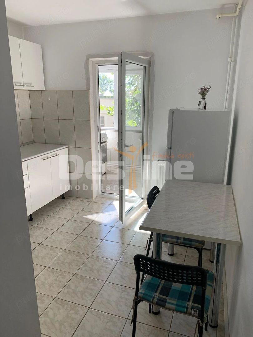 Inchiriez apartament 2 camere, zona Trocadero - Poză 10
