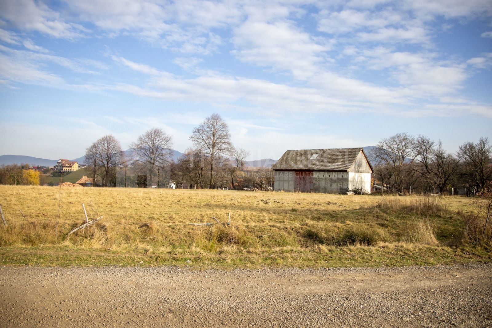Teren intravilan parcelabil, priveliște spre munți, Sohodol, Bran - Poză 14