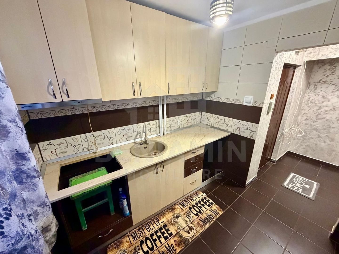 3 camere semidecomandat - Billa - etaj 1 - renovat -teava gaze - Poză 7