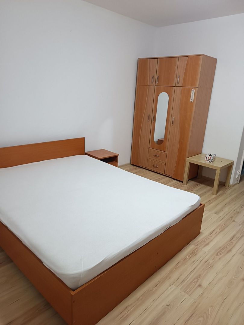 Garsonieră mobilată complet, boiler, etaj 4, metrou Titan, pet friendly - Poză 1