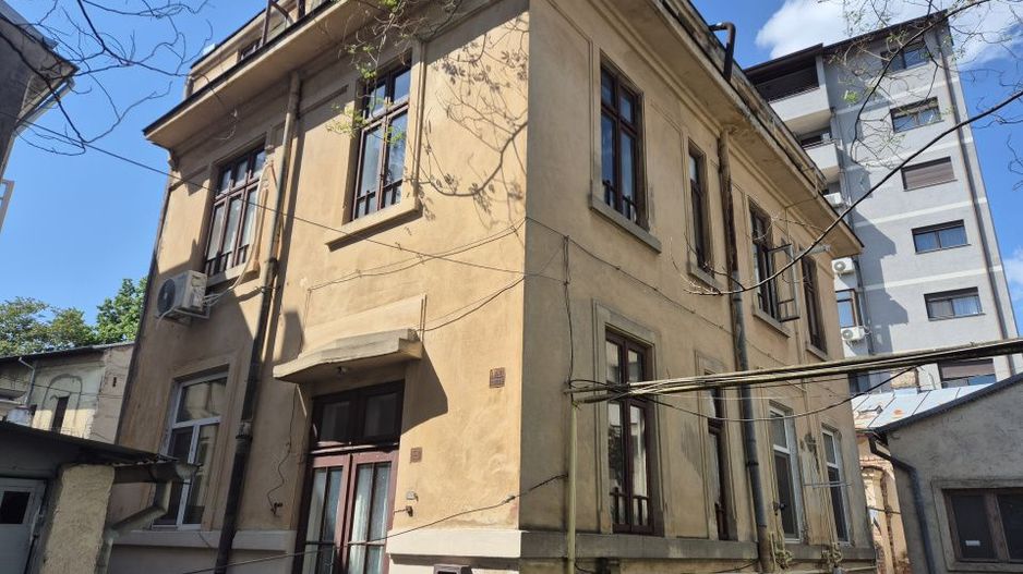 Apartament sic intr-un bloc vila interbelica - Poză 2