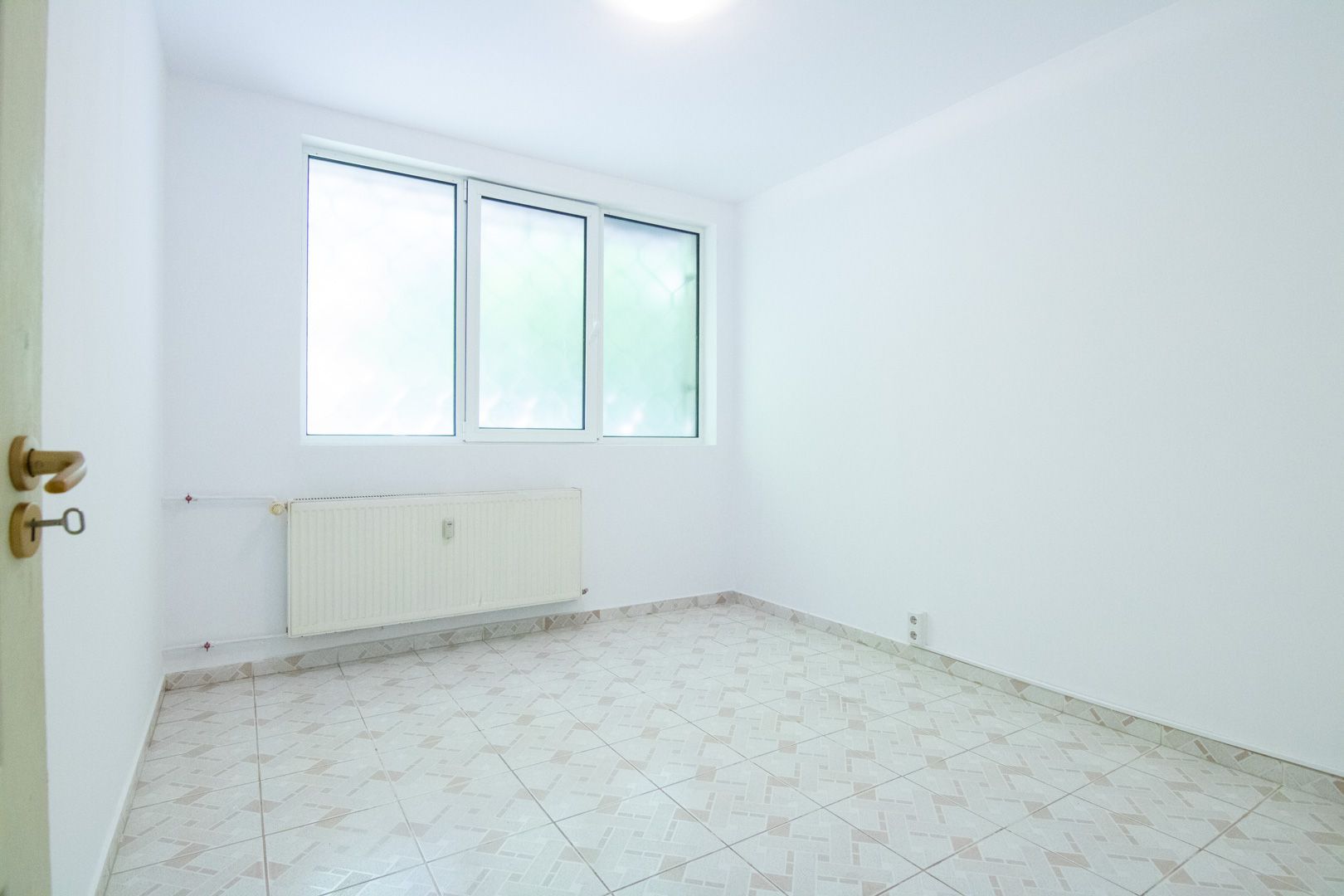 Dr. Taberei Bucla, Spatiu de birouri, doar firme, 4 camere, mutare imediata! - Poză 2