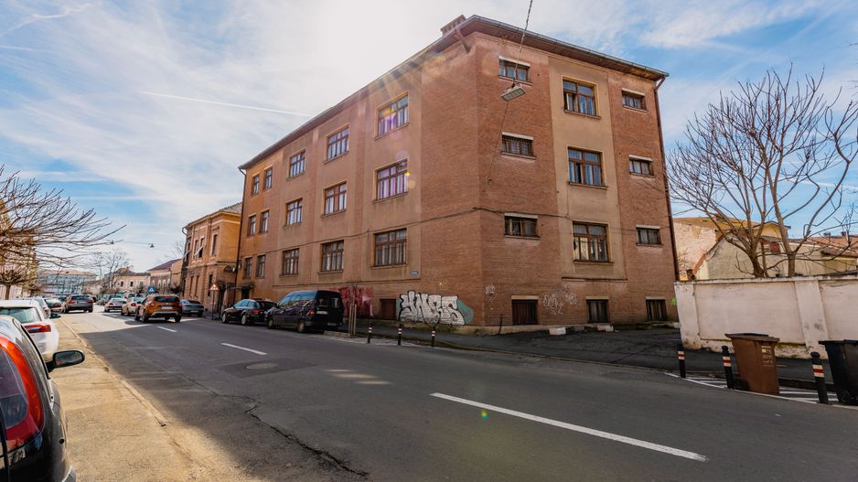 Spații comerciale de închiriat zonă Ultracentrală - Poză 2