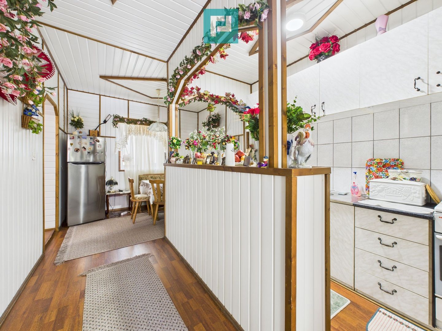 Casă cu 6 camere în Sânicolau Mare Timiș - Poză 12