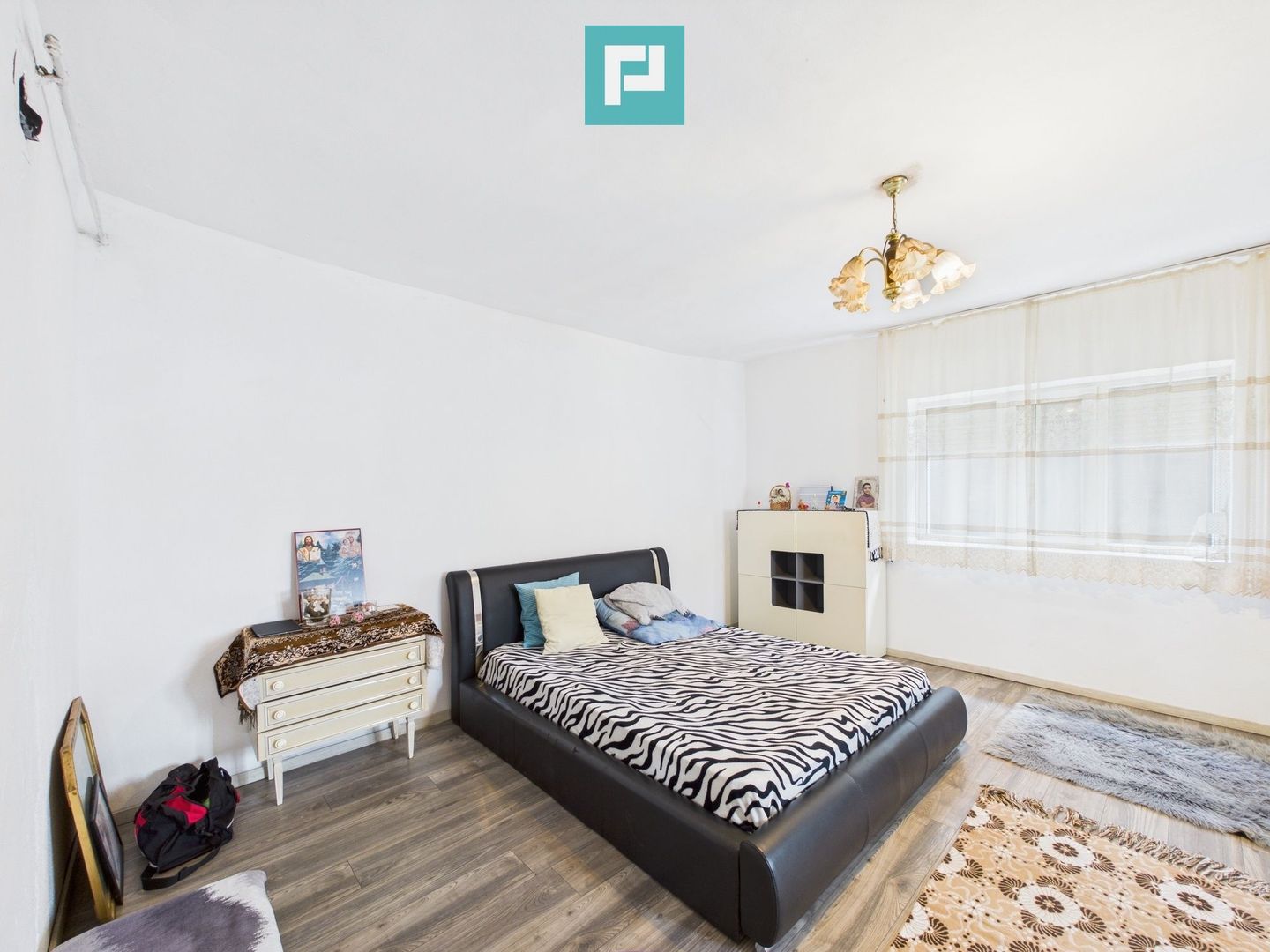 Casă cu 7 camere, teren generos in  Vladimirescu - Poză 2