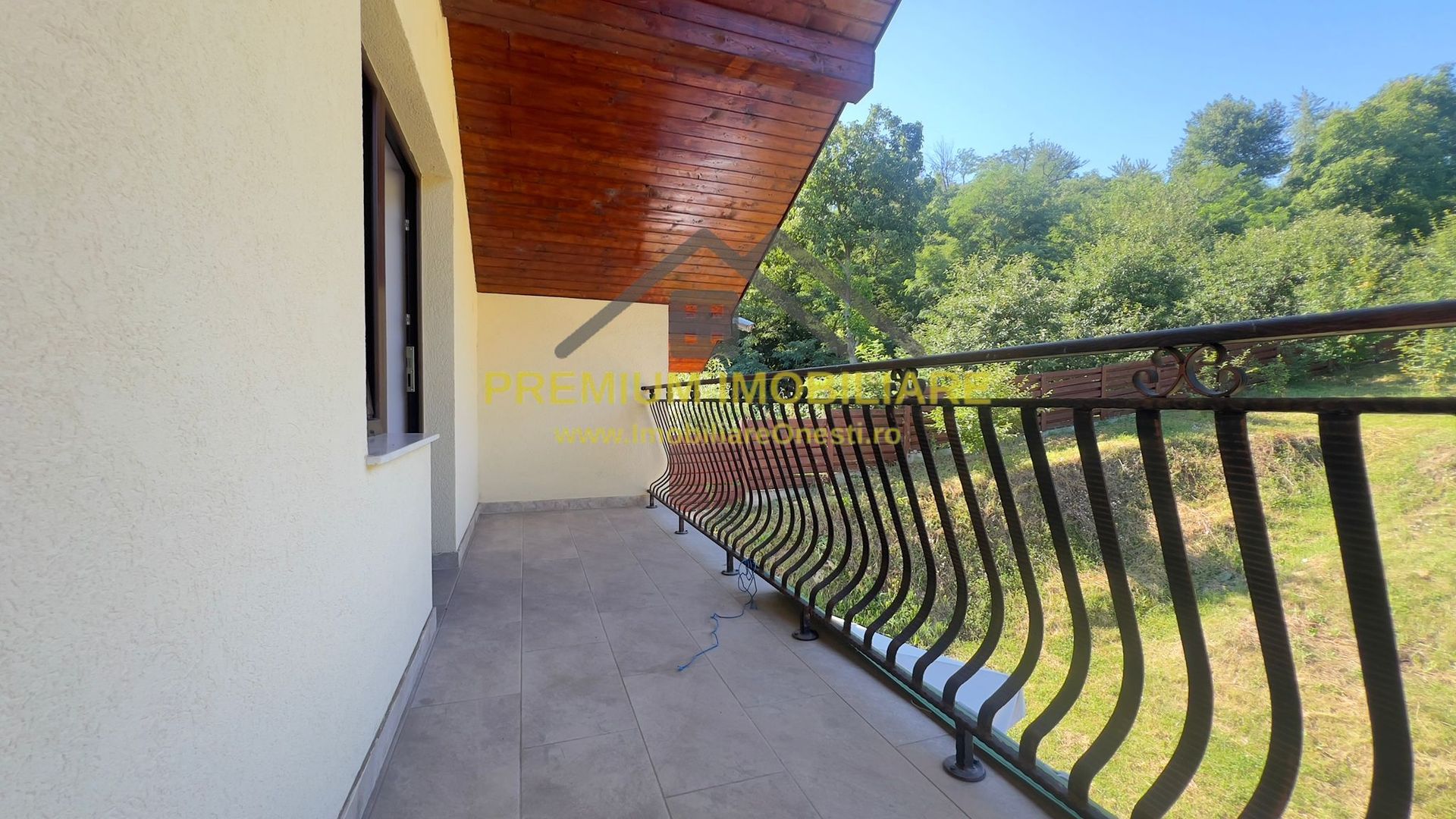 Vilă P+M cu teren de 4.200 mp + Garaj - Onești - Poză 20