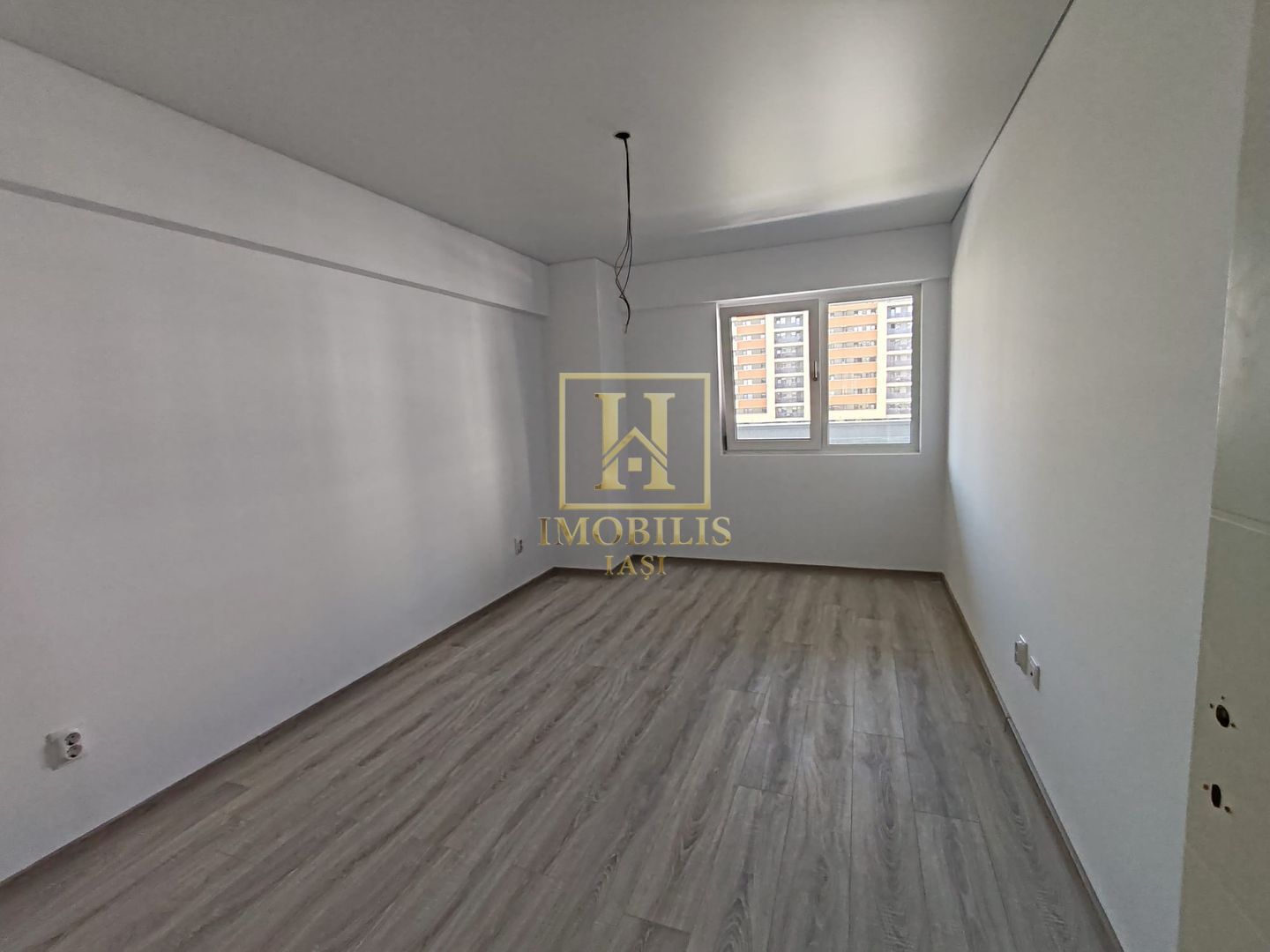 Apartament NOU 3 camere 89 mp Copou 145000 euro - Poză 3