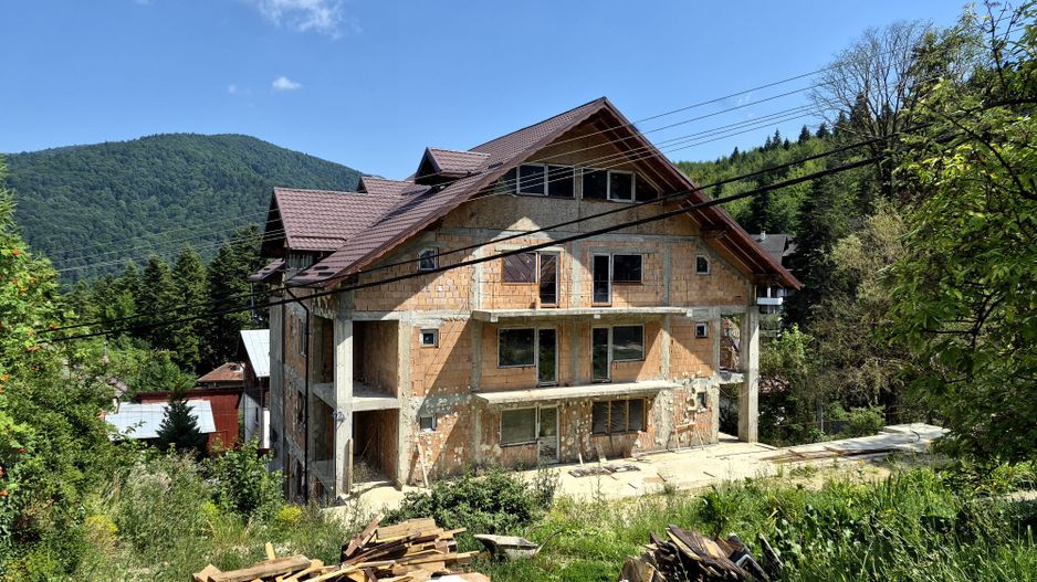 Cladire Pensiune D+P+2+M+Pod - 1089 mp + teren 893 mp - Sinaia - comision 0% - Poză 3
